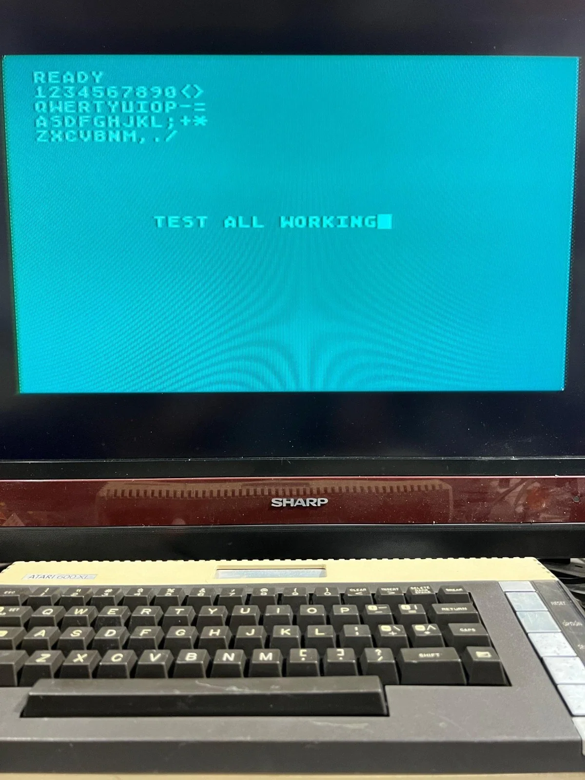ATARI 600XL Computer