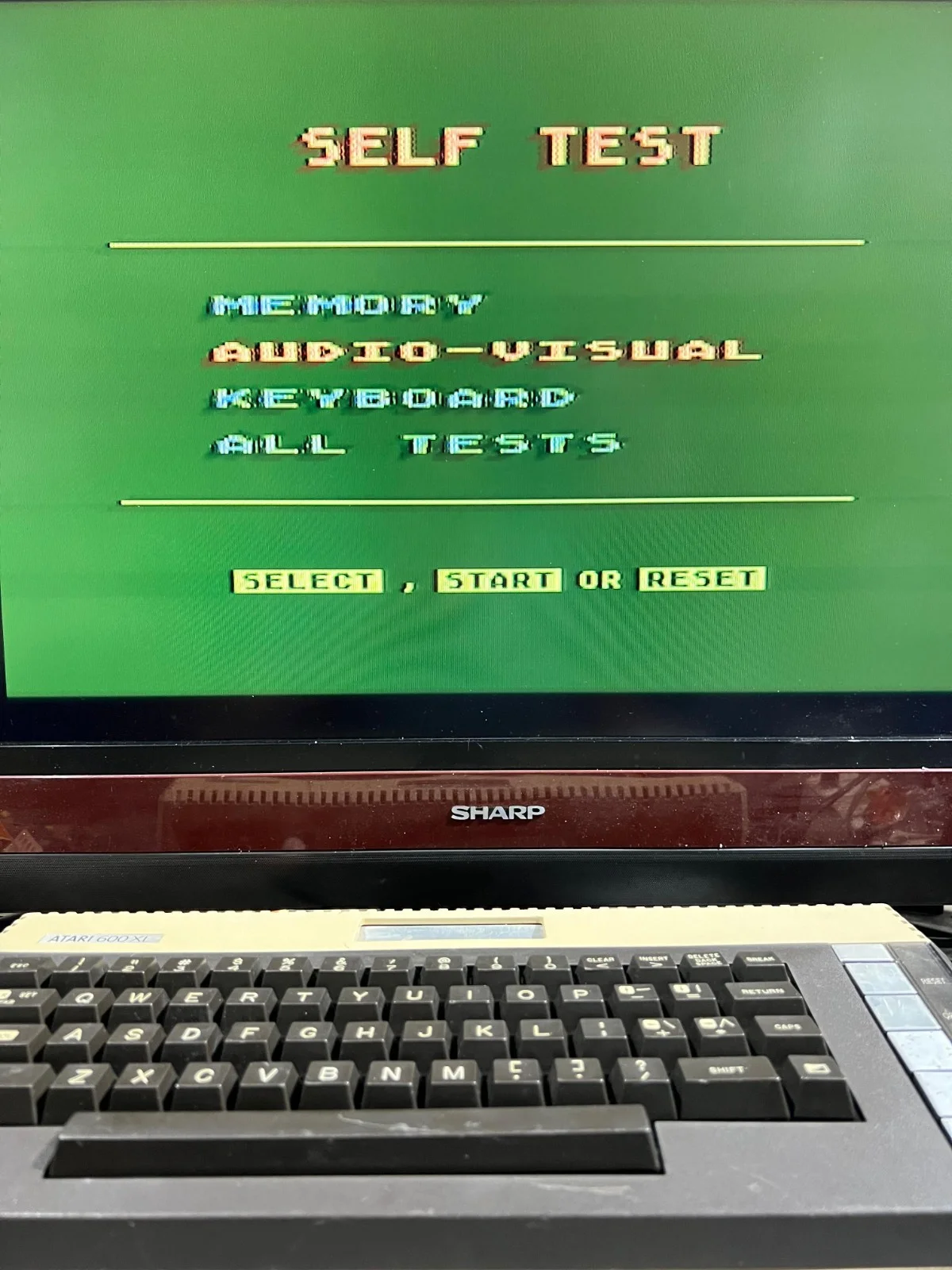 ATARI 600XL Computer