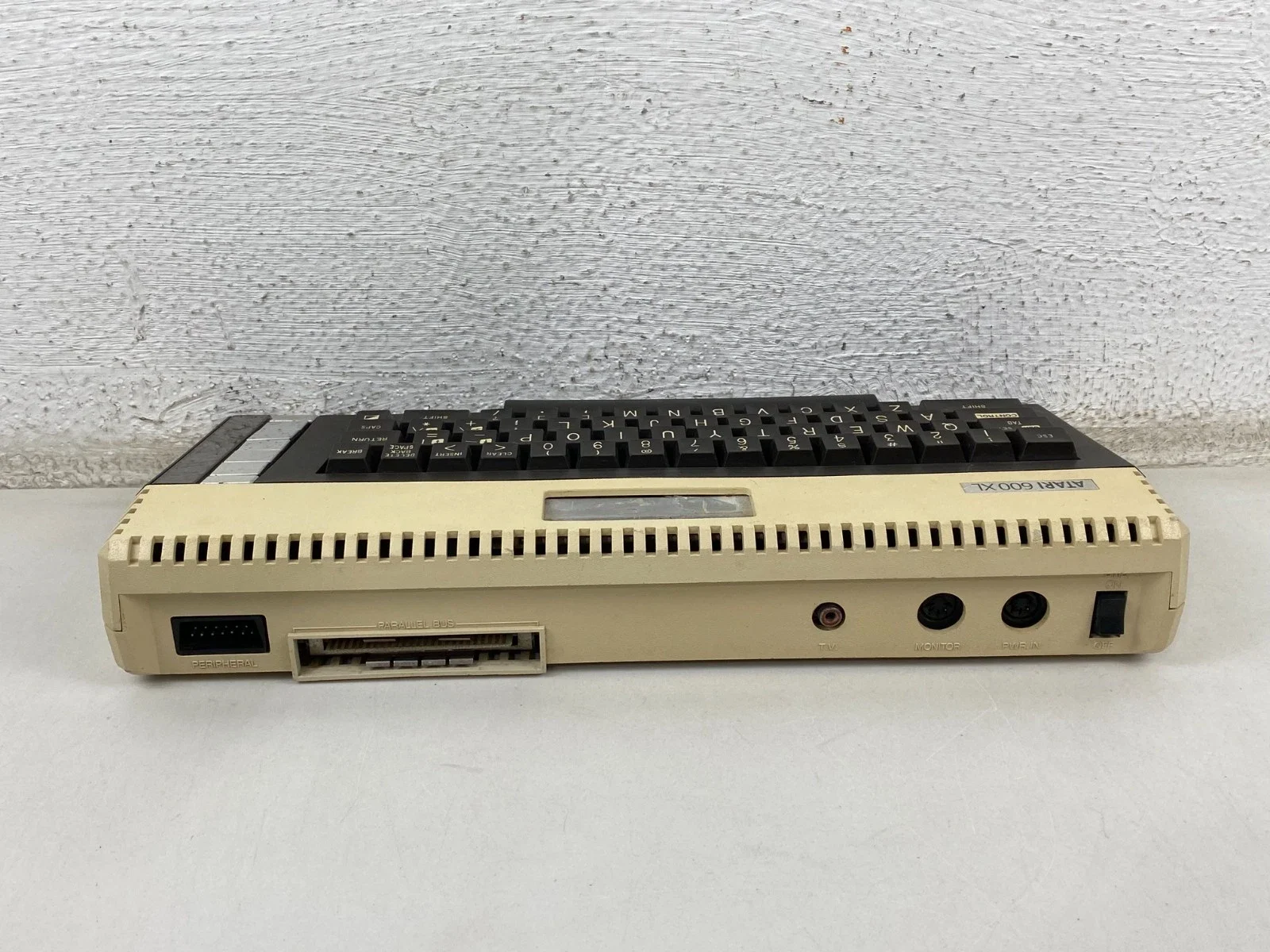 ATARI 600XL Computer