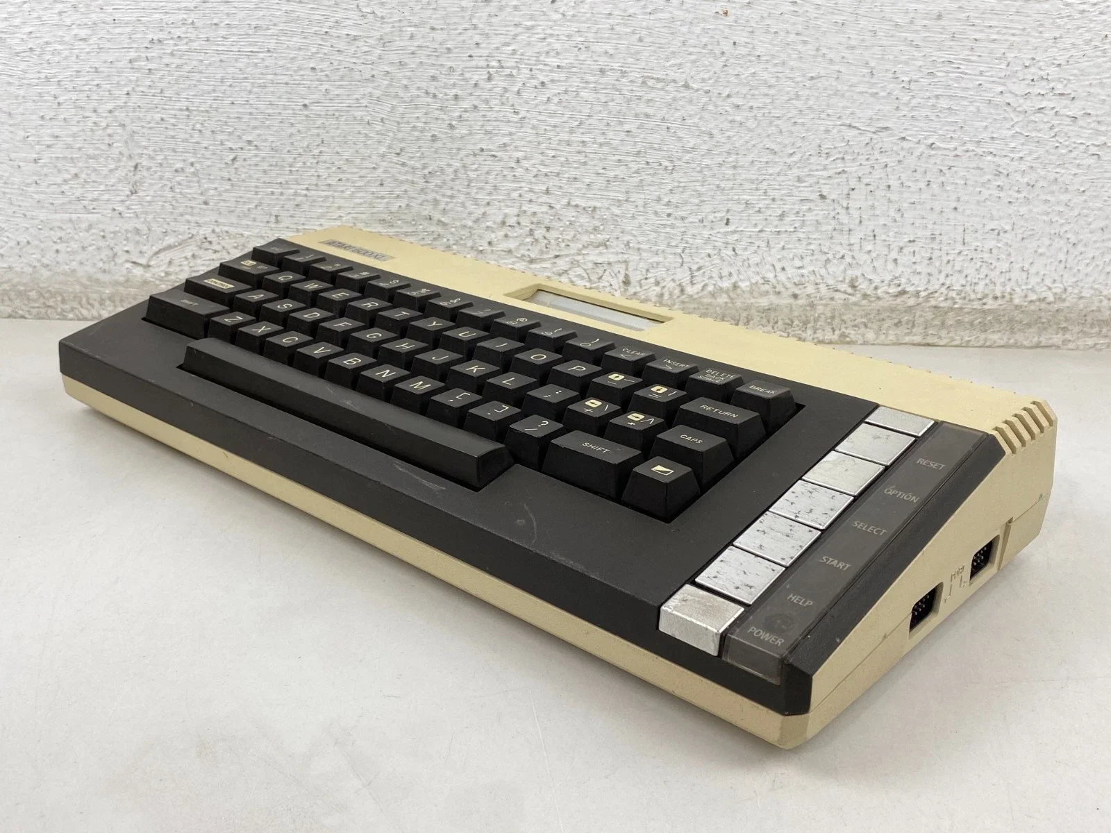 ATARI 600XL Computer
