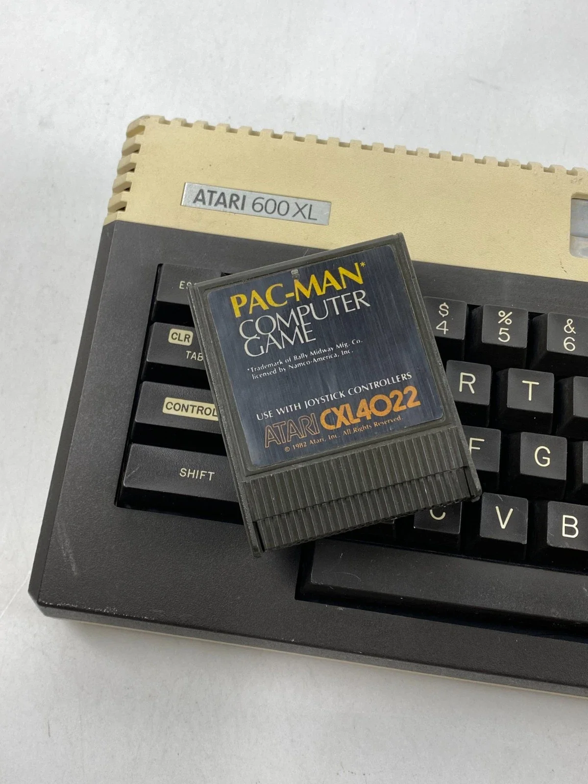 ATARI 600XL Computer
