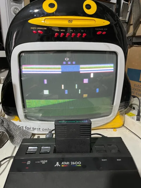 Atari 2600 Compatible Zellers VCS Spectracube Invasion Suntek Game Taiwan