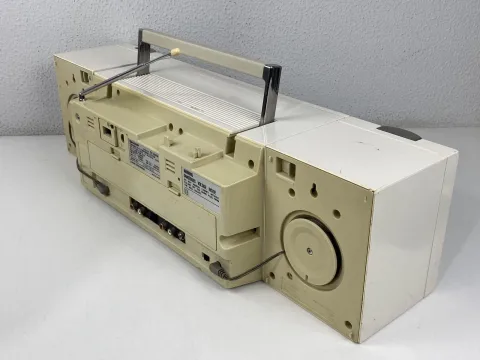 Sharp QT-88 Double Radio Cassette Player Table Component System White Retro
