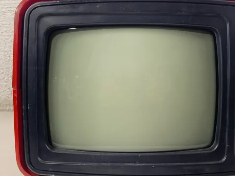 Retro CRT Toshiba 10SE Space Age Solid State 9” TV Television Red 80s