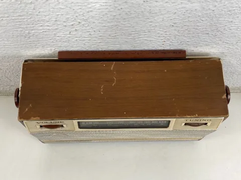 Singer 9 Nine Transistor 910 Radio