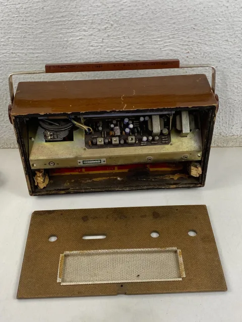 Singer 9 Nine Transistor 910 Radio