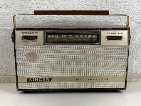 Singer 9 Nine Transistor 910 Radio