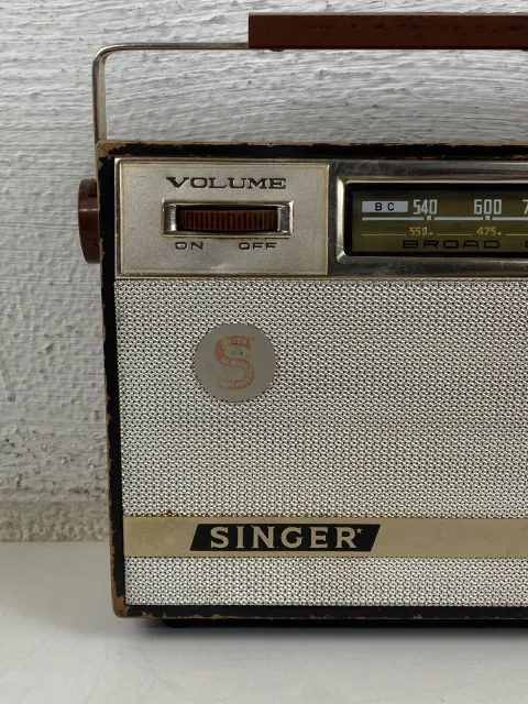 Singer 9 Nine Transistor 910 Radio