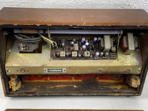 Singer 9 Nine Transistor 910 Radio