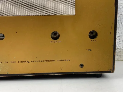 Singer 9 Nine Transistor 910 Radio
