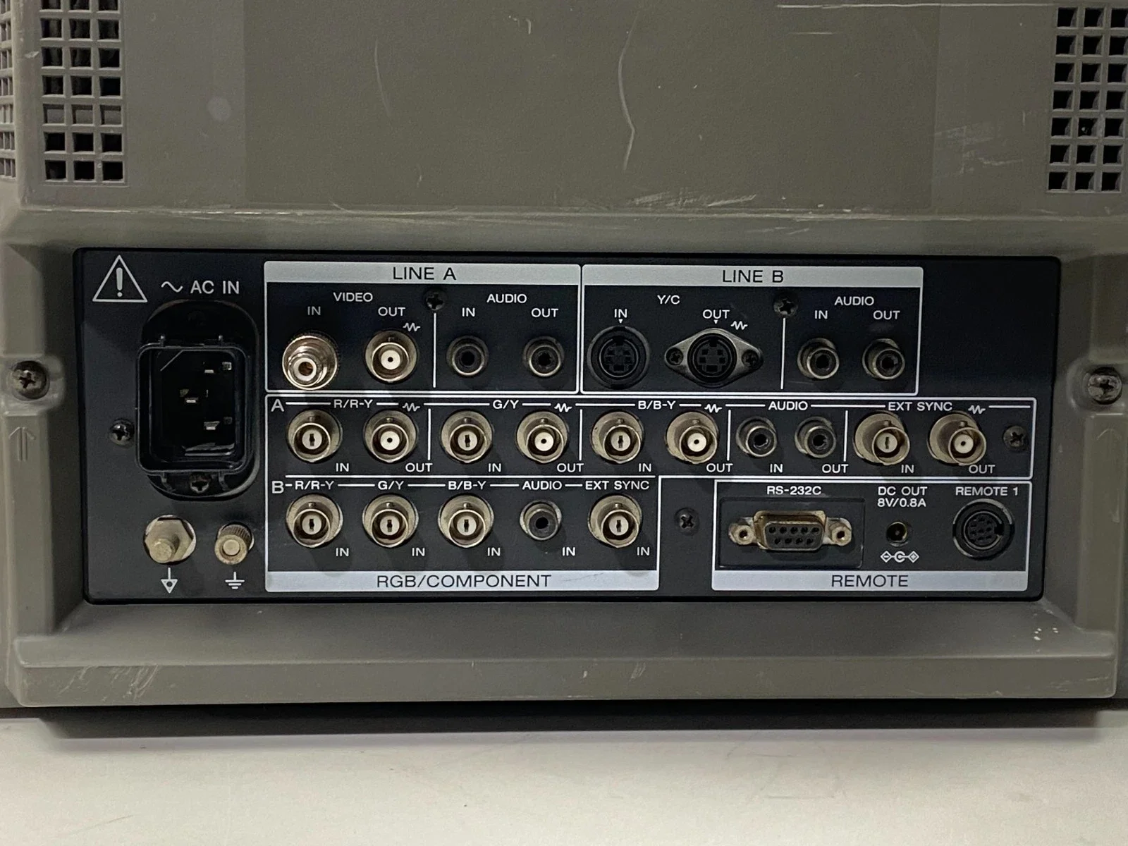 Sony PVM-14M2MDU Professional Monitor 13-inch
