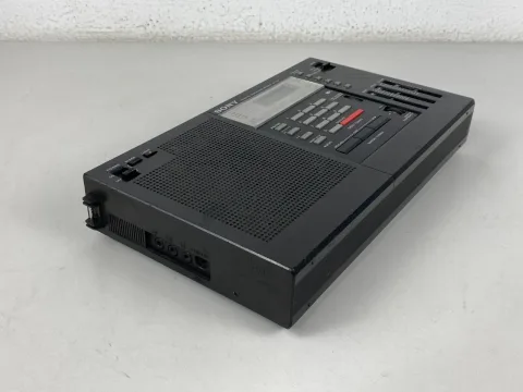 Sony ICF-2001 FM/AM/SSB/CW PLL Synthesized Receiver Radio