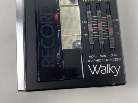 Toshiba KT-V850 Walky Walkman AM/FM Radio Cassette Recorder