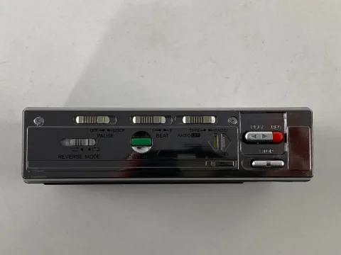 Toshiba KT-V850 Walky Walkman AM/FM Radio Cassette Recorder