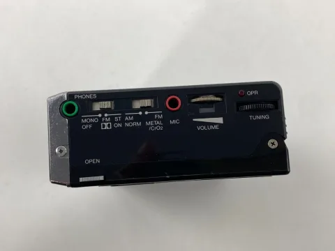 Toshiba KT-V850 Walky Walkman AM/FM Radio Cassette Recorder
