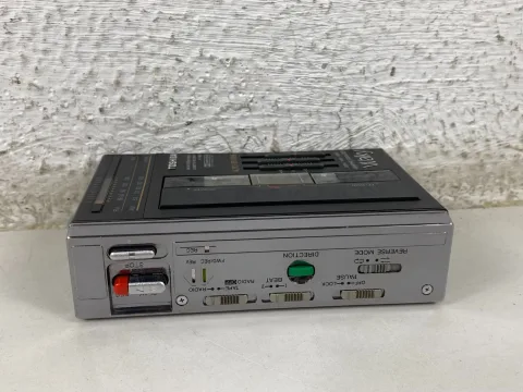 Toshiba KT-V850 Walky Walkman AM/FM Radio Cassette Recorder