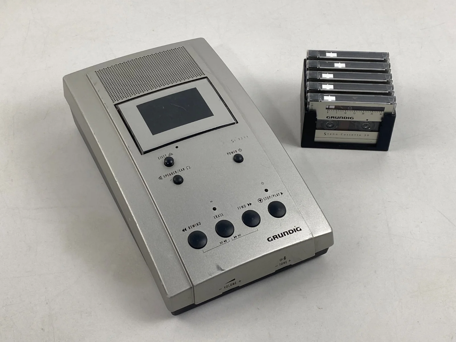 Grundig St3211 Stenocassette Dictation Recorder and Player