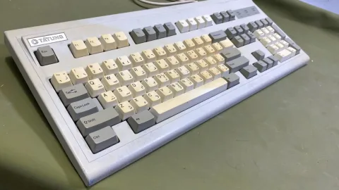 Tatung Forward FDA-102D AT/XT Alps Clicky Keyboard Arabic Key