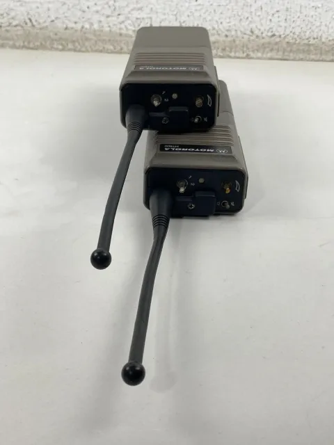 Mortorola Walkie Talkie Two way radio HT600 with battery and antenna