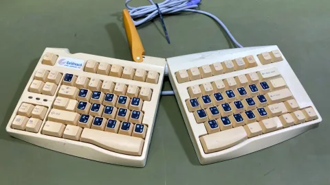 Goldtouch KFK-E87YQ Ergonomic Adjustable Split Keyboard