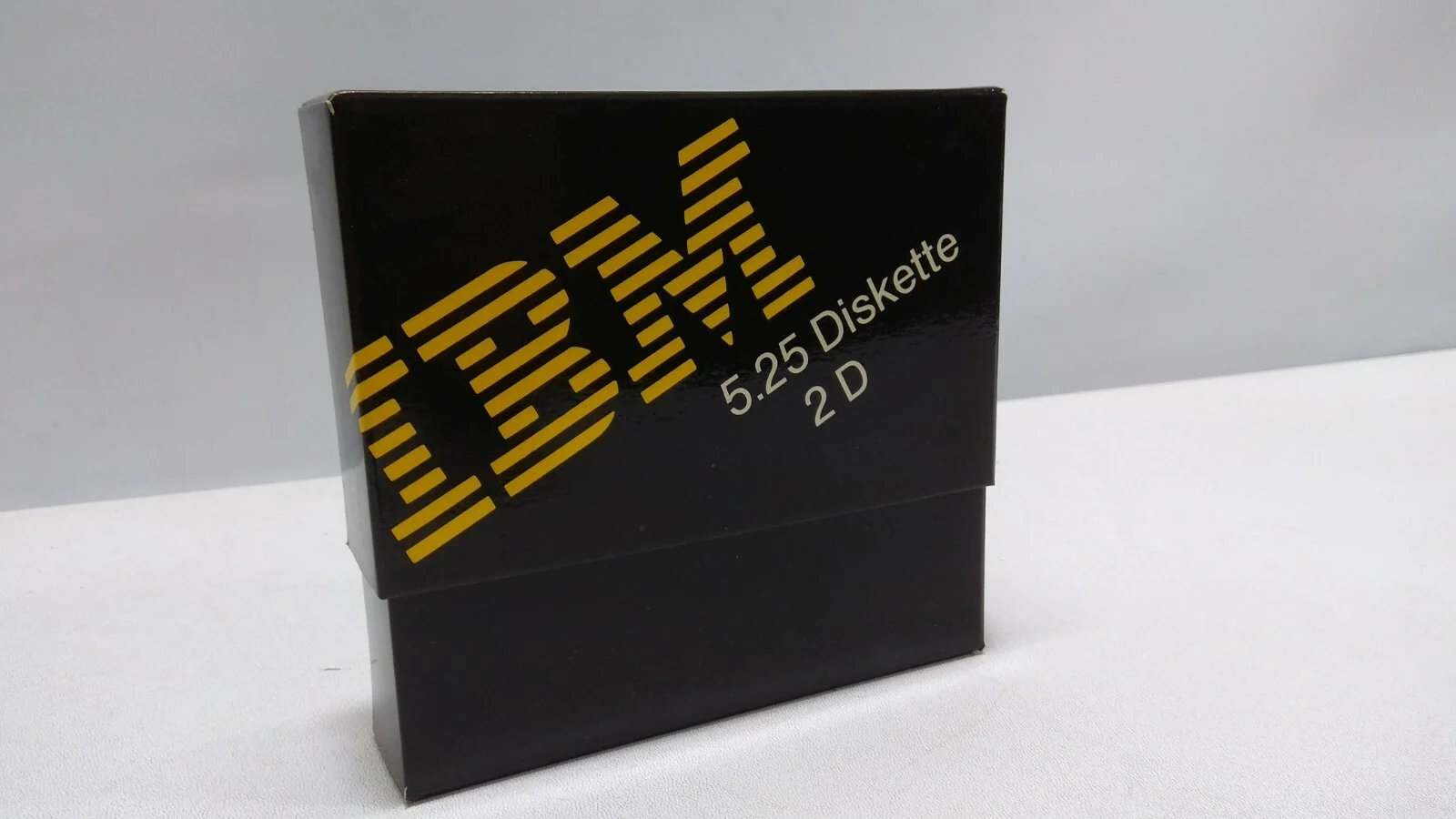 قرص مرن IBM 5.25 2D آخر واحد