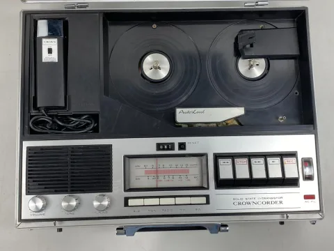Crown CRC-6150S Radio Tape Corder Solid state 11 transistor Portable