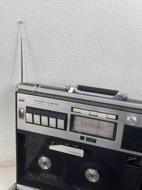 Crown CRC-6150S Radio Tape Corder Solid state 11 transistor Portable