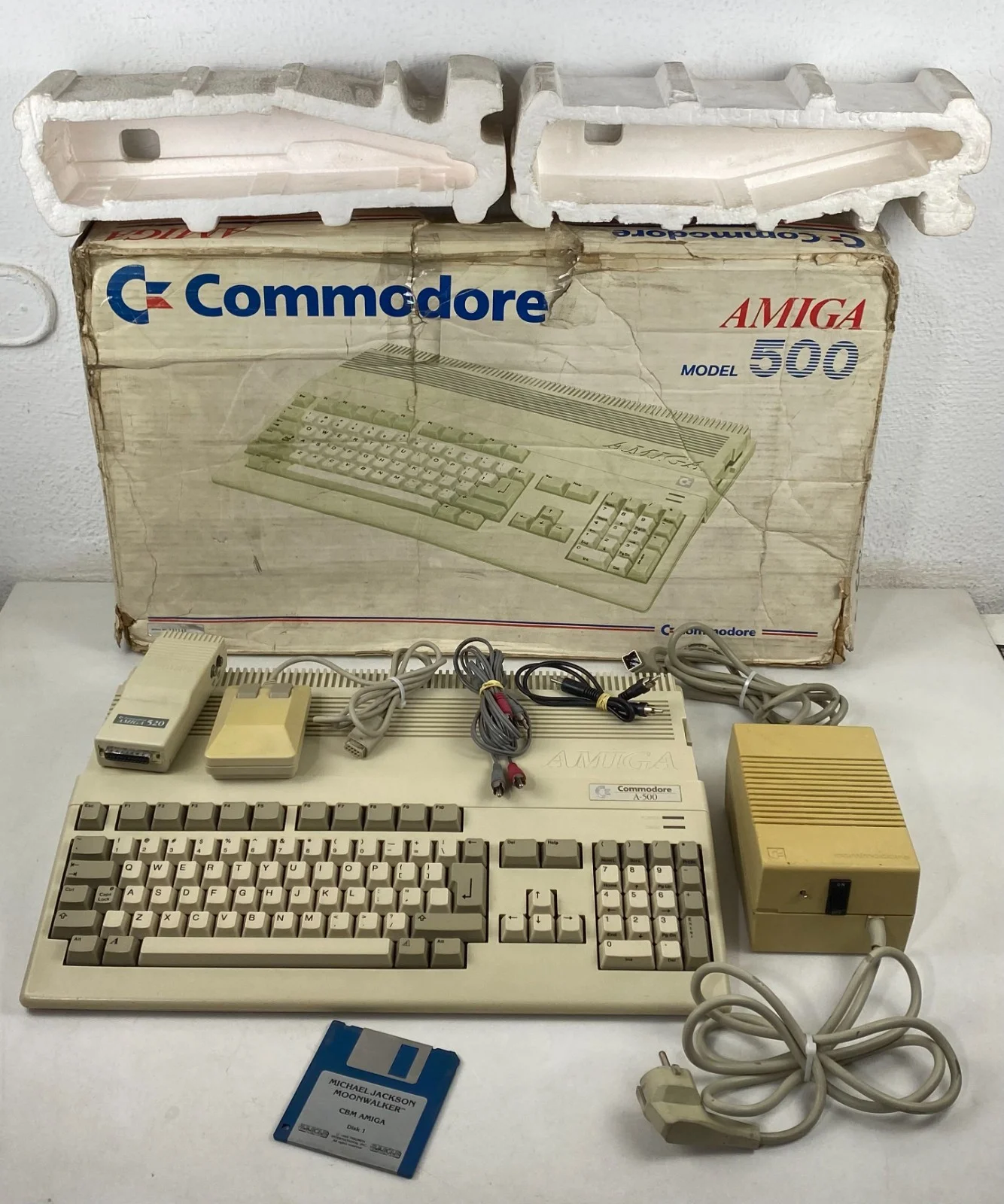 Commodore Amiga 500 A500 REV 6A Home Computer Game