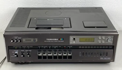 Toshiba Betamax V-5470D Video Cassette Recorder VCR 1979