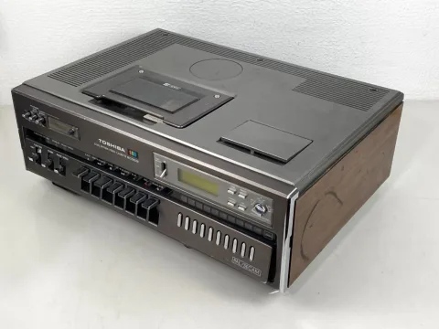 Toshiba Betamax V-5470D Video Cassette Recorder VCR 1979