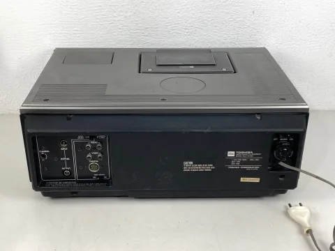 Toshiba Betamax V-5470D Video Cassette Recorder VCR 1979