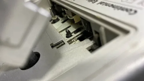مشغل ومسجل كاسيت Continental Edison MC8122 يعمل بالبطاريات والكهرباء كوريا