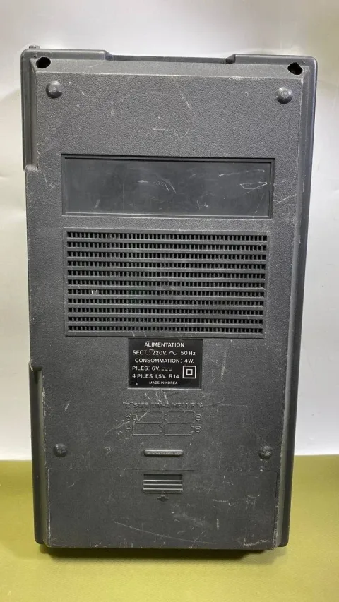 مشغل ومسجل كاسيت Continental Edison MC8122 يعمل بالبطاريات والكهرباء كوريا