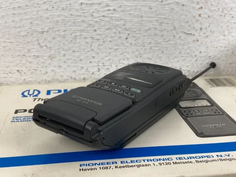 Retro Pioneer PCC-D715 GSM Mobile Cellular Phone