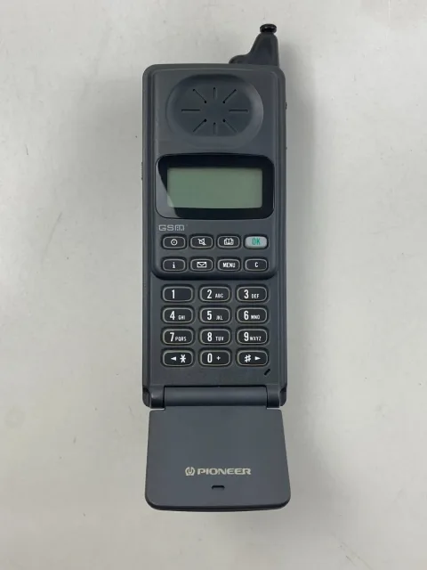 Retro Pioneer PCC-D715 GSM Mobile Cellular Phone