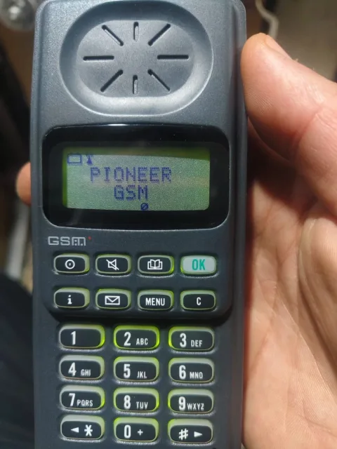 Retro Pioneer PCC-D715 GSM Mobile Cellular Phone