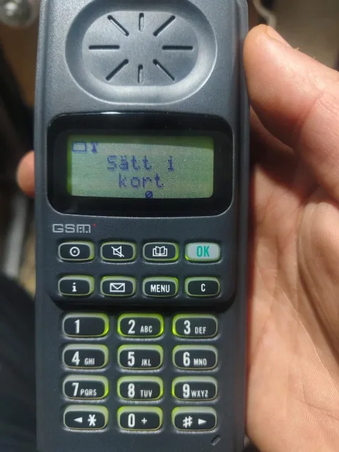 Retro Pioneer PCC-D715 GSM Mobile Cellular Phone