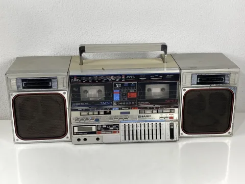 Sharp GF-800Z AM/FM Cassette Stereo Boombox