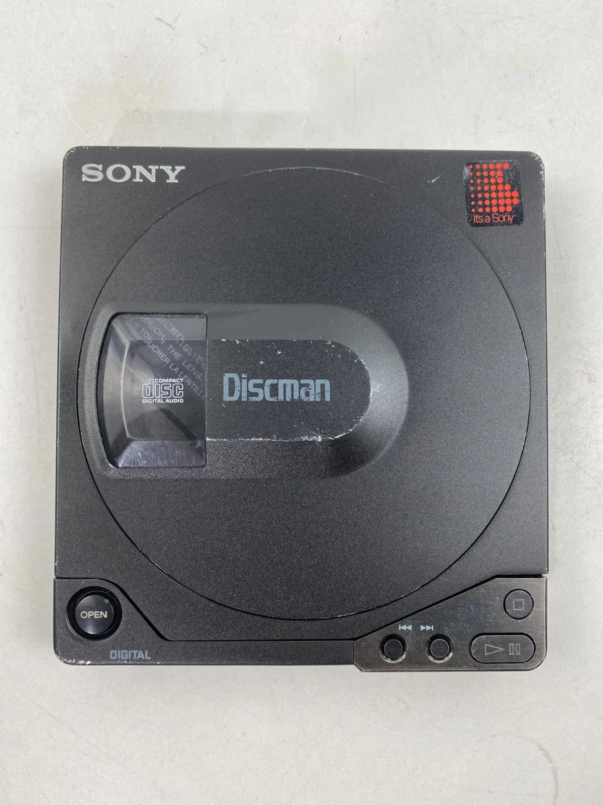 Sony D-150 Discman Portable CD Player