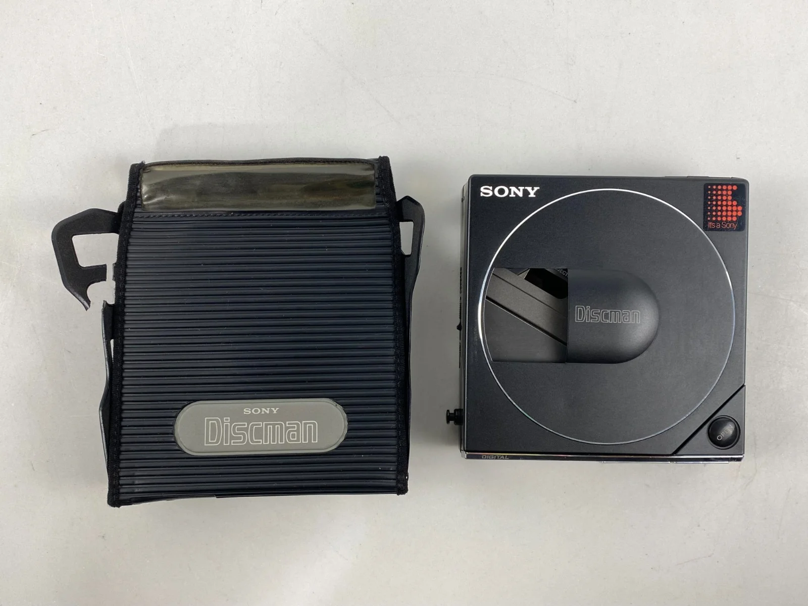 Sony D-50MkⅡ Discman Portable CD Player with BP-200 and Case