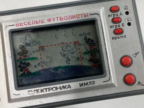 IM 22 Funny Football LCD Game on screen Elektronika Ussr soviet