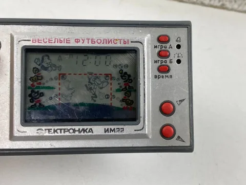IM 22 Funny Football LCD Game on screen Elektronika Ussr soviet