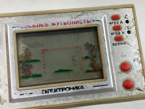 IM 22 Funny Football LCD Game on screen Elektronika Ussr soviet