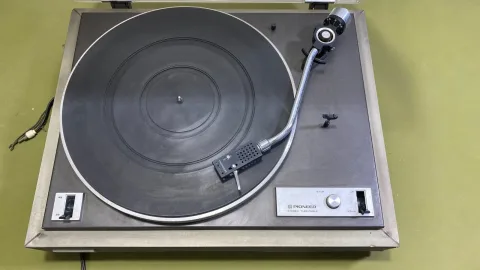 Pioneer Plain Old 1977 Belt drive PL-155A Stereo Turntab