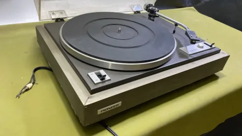 Pioneer Plain Old 1977 Belt drive PL-155A Stereo Turntab